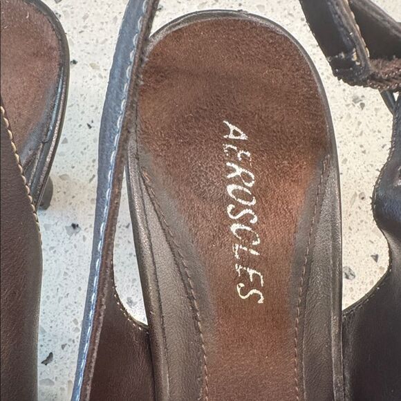 Aerosoles Y2K Brown Leather Slingback Heels Buckle details Women’s Size 7.5 GUC - Picture 6 of 12